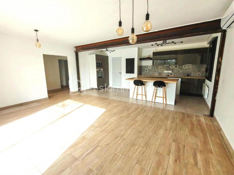 Maison traditionnelle - 146 m² - 8 pièces