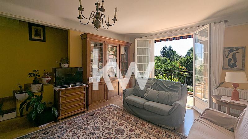 Maison - 179 m² - 7 pièces