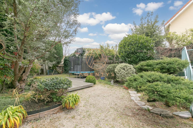 Maison - 98 m² - 5 pièces