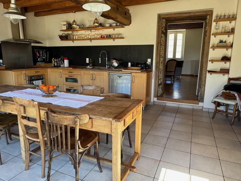 Maison - 445 m² - 10 pièces