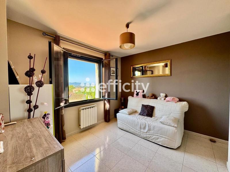 Maison - 137 m² - 4 pièces