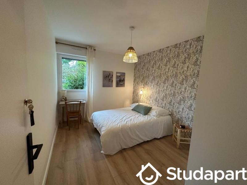 Chambre - 10 m² - 1 pièce