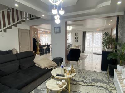 Maison - 146 m² - 7 pièces