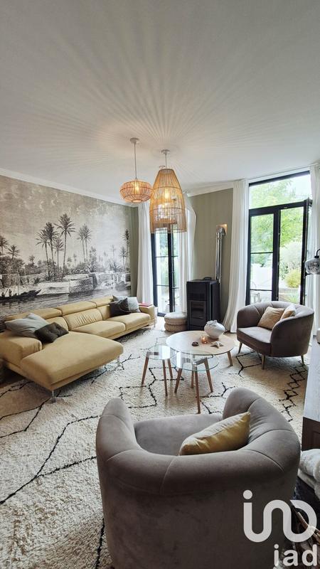 Maison - 253 m² - 9 pièces