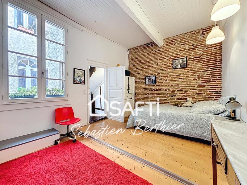 Maison - 210 m² - 7 pièces