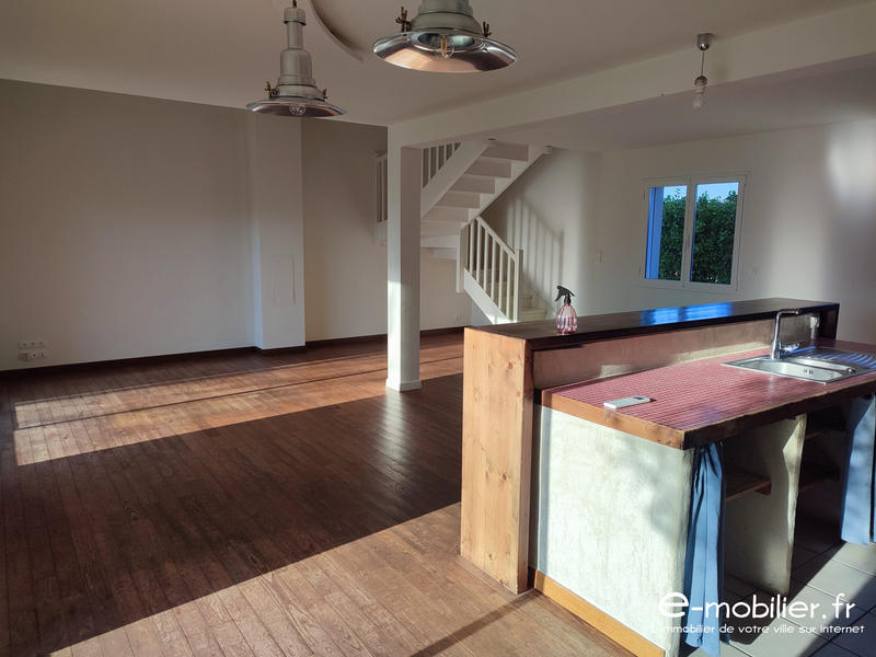 Maison - 93 m² - 5 pièces