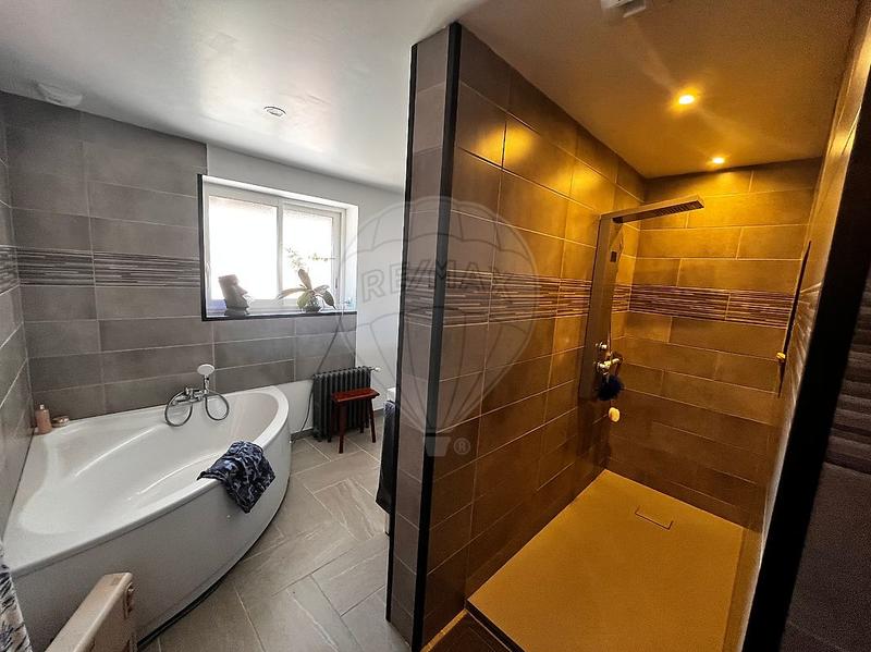 Maison - 427 m² - 12 pièces