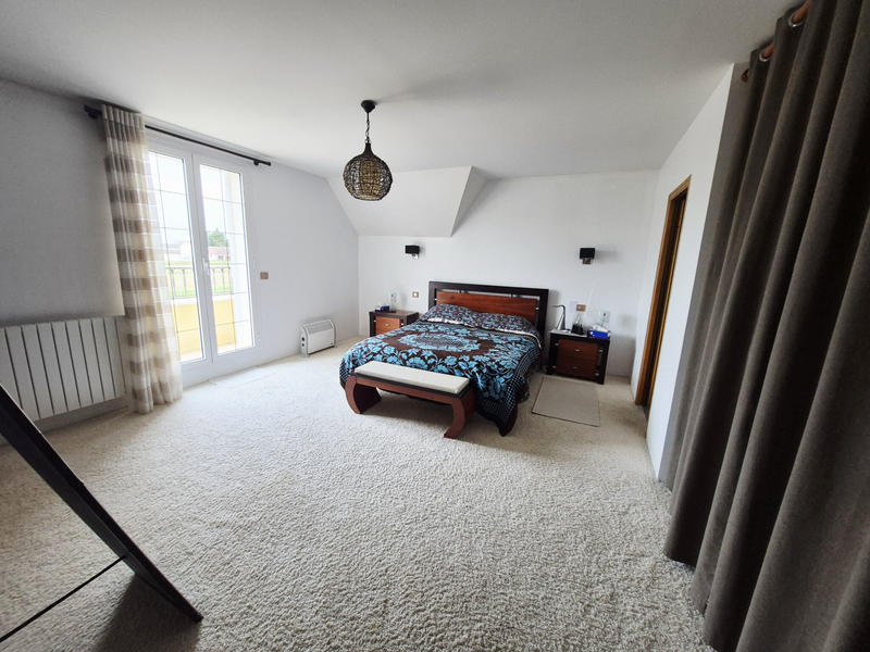 Maison - 198 m² - 6 pièces