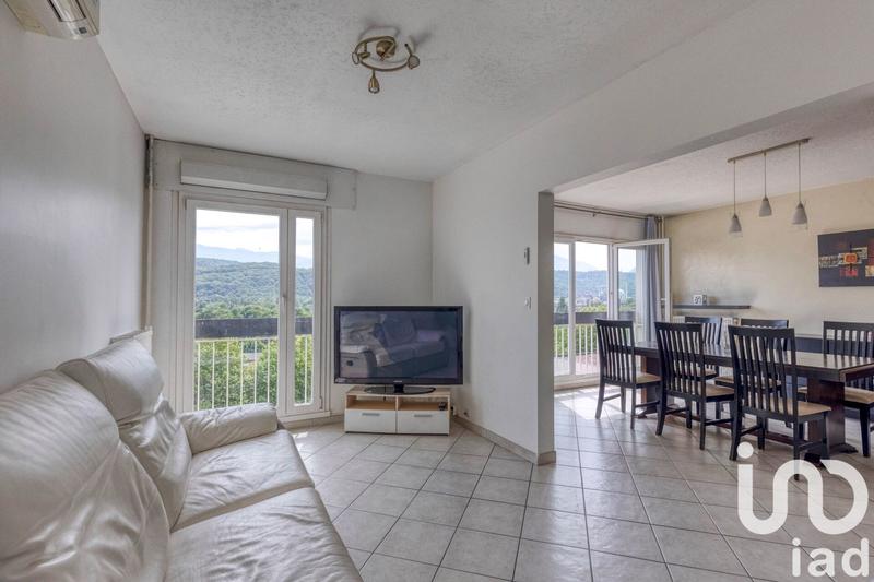 Appartement - 97 m² - 5 pièces