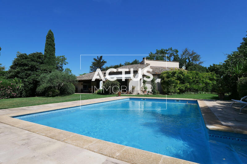 Maison - 210 m² - 7 pièces