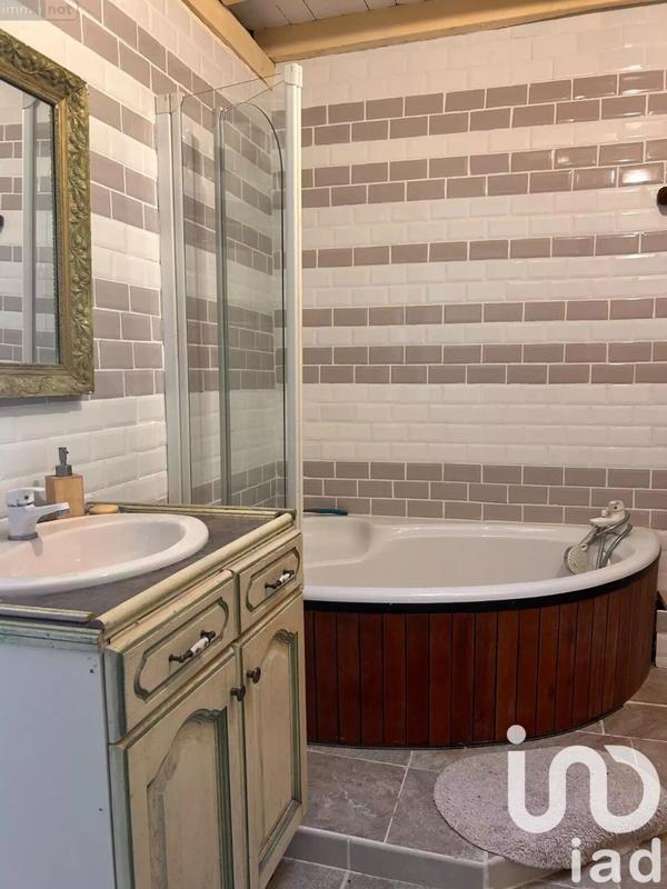 Maison - 90 m² - 5 pièces