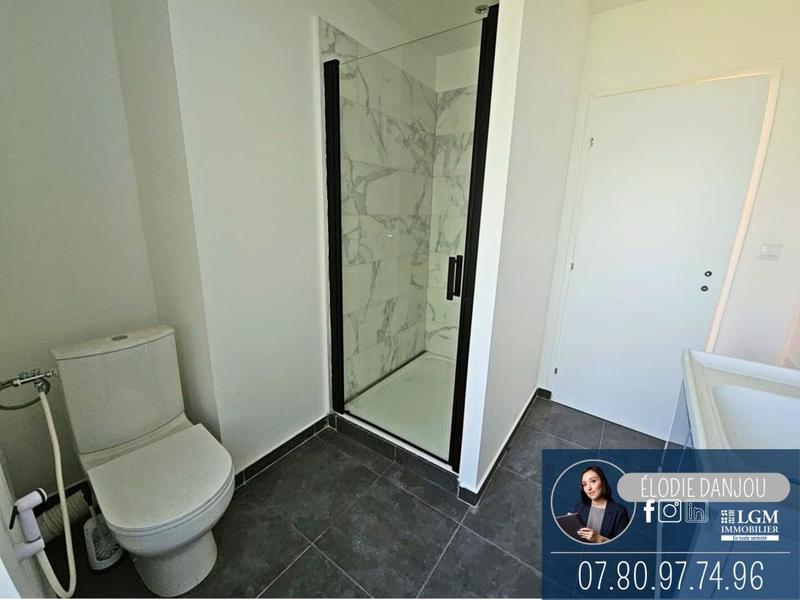 Maison - 210 m² - 10 pièces