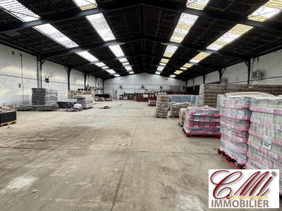 Entrepôt - 2 250 m²