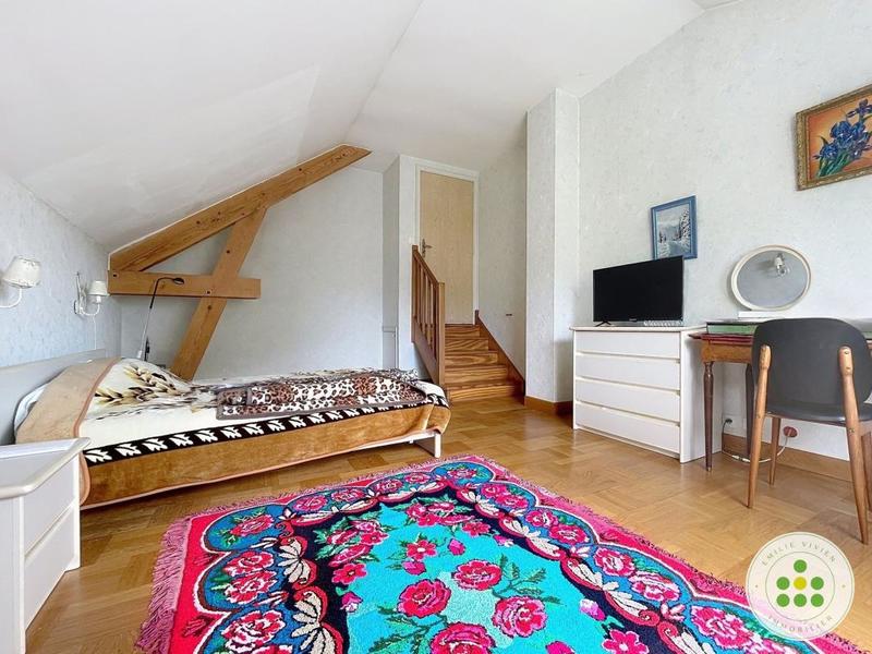 Maison - 186 m² - 8 pièces