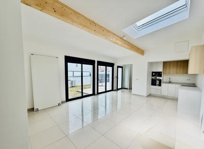 Maison - 104 m² - 4 pièces