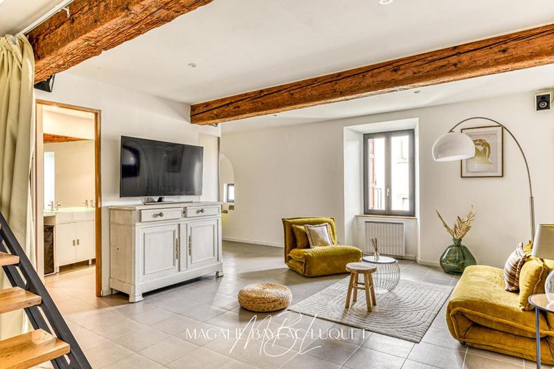 Maison - 297 m² - 7 pièces