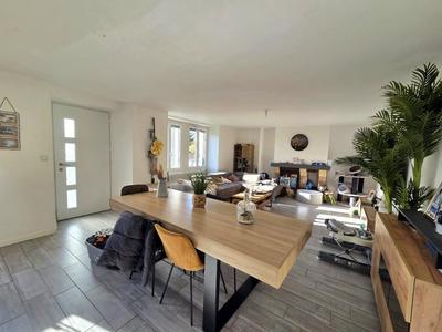 Maison - 141 m² - 5 pièces