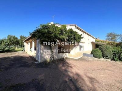 Maison - 250 m² - 7 pièces