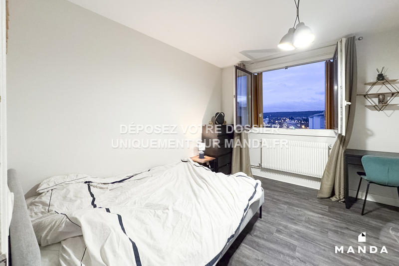 Chambre - 11 m² - 5 pièces