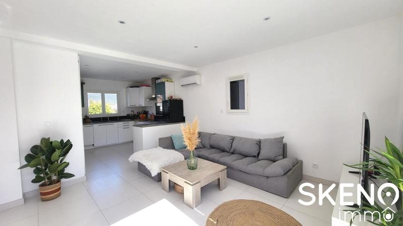 Villa - 90 m² - 4 pièces