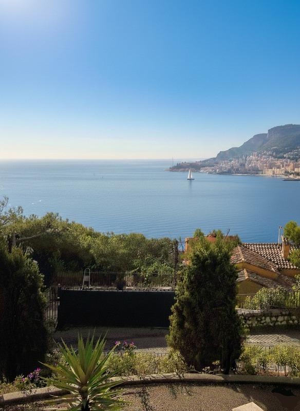 Maison - 300 m² - 5 pièces