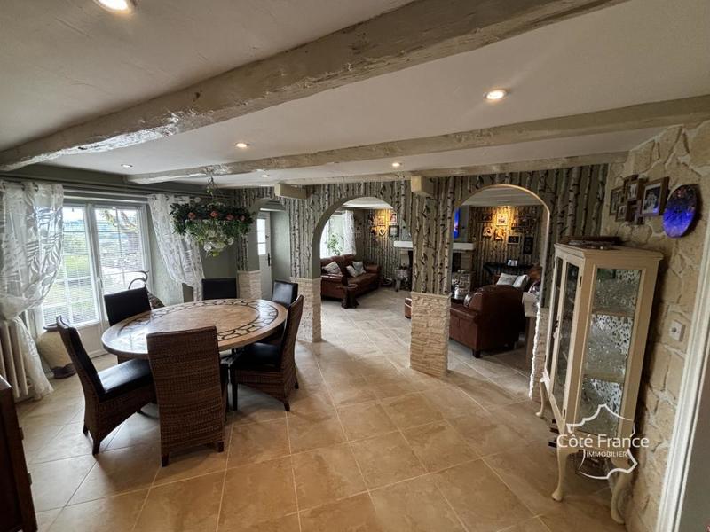 Propriété - 265 m² - 11 pièces