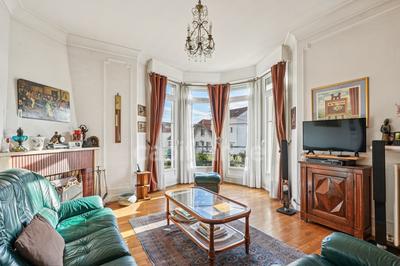 Maison - 188 m² - 9 pièces