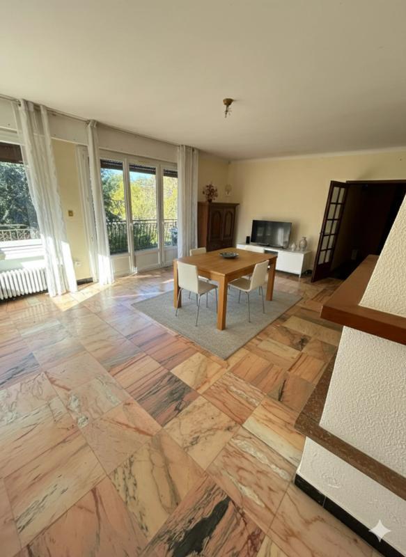 Pavillon - 186 m² - 6 pièces