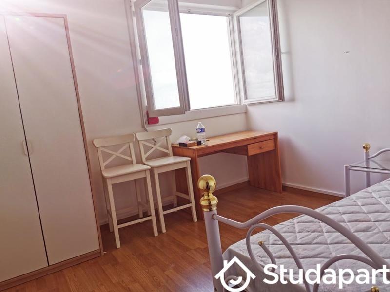 Chambre - 12 m² - 1 pièce