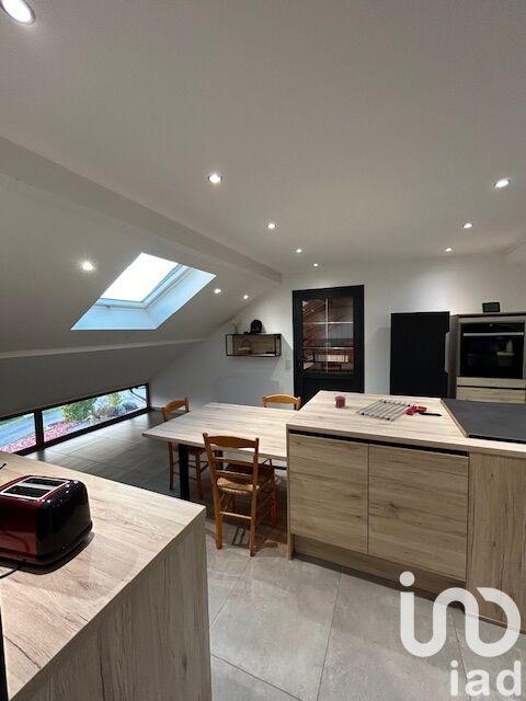 Maison - 216 m² - 6 pièces