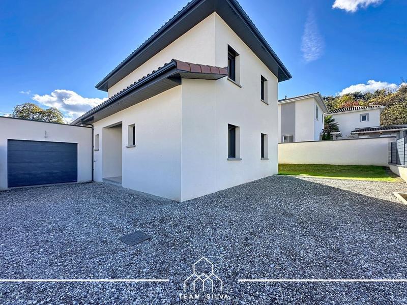 Villa - 100 m² - 5 pièces