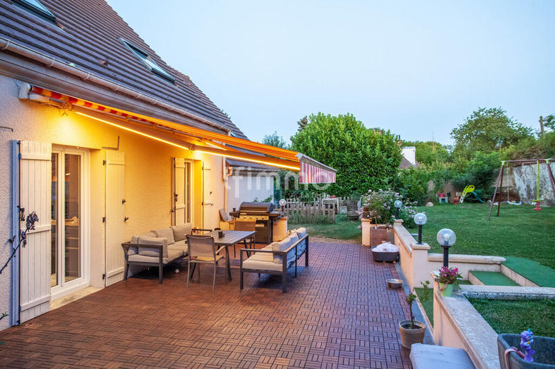 Pavillon - 156 m² - 7 pièces