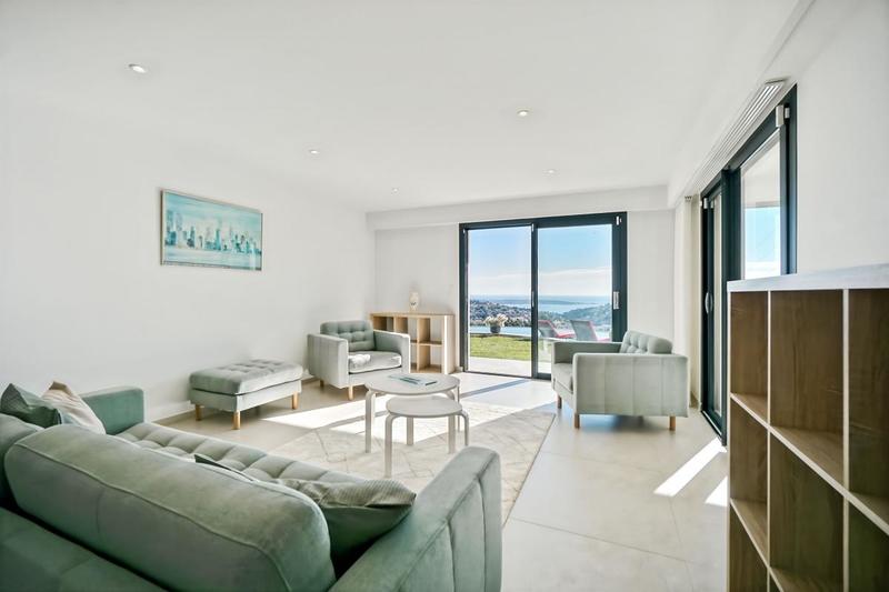 Maison - 260 m² - 6 pièces