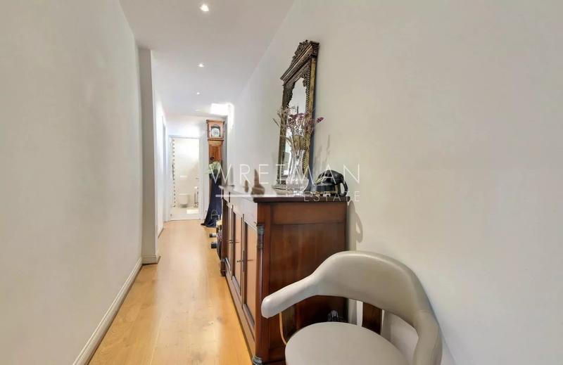 Appartement - 160 m² - 4 pièces