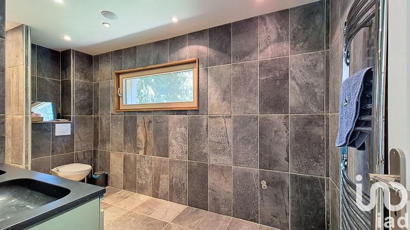 Maison - 340 m² - 9 pièces