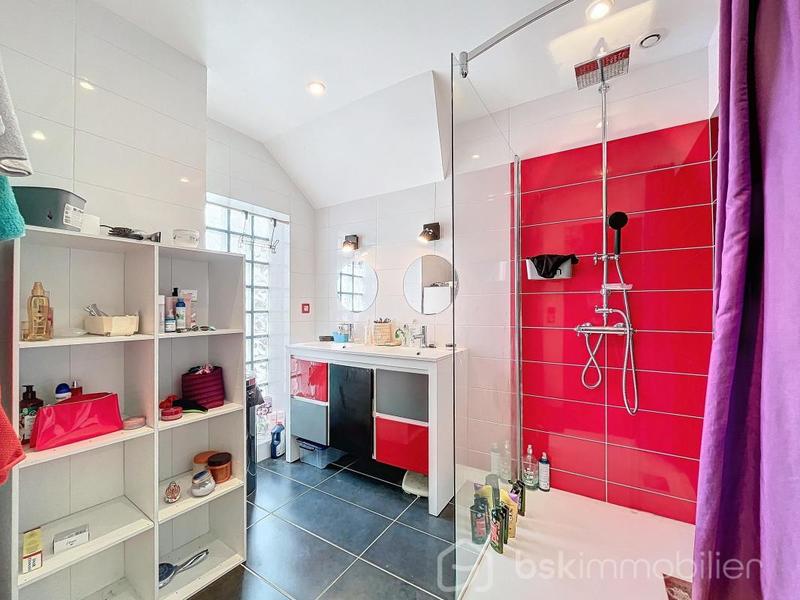 Maison traditionnelle - 190 m² - 9 pièces