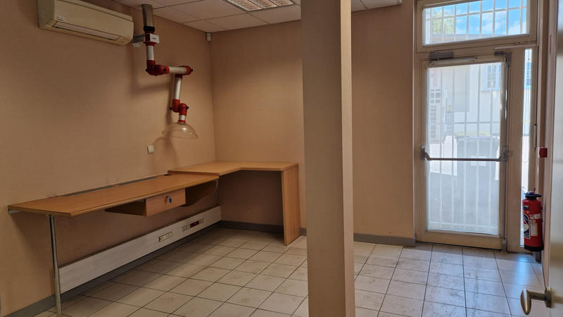 Local d'activité / Entrepôt - 160 m² - 2 pièces