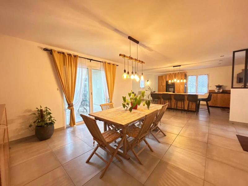 Maison - 190 m² - 2 pièces