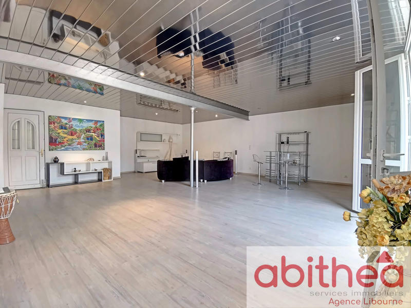 Maison - 393 m² - 10 pièces