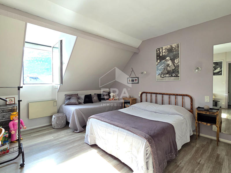 Maison - 301 m² - 12 pièces