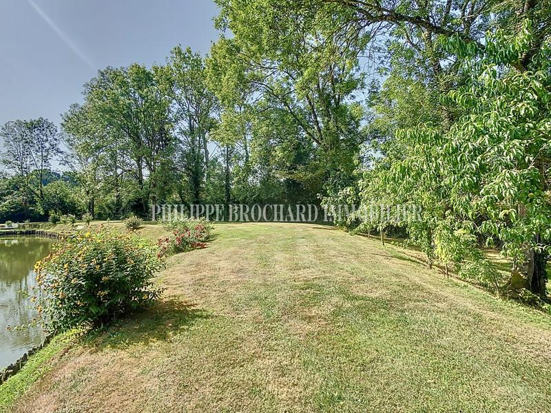 Terrain de loisirs - 9 940 m²