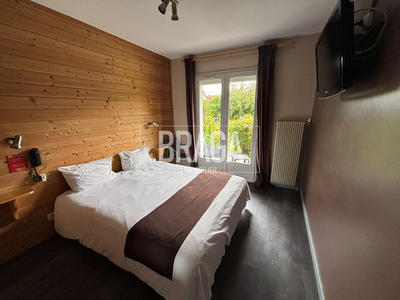 Maison - 863 m² - 1 pièce