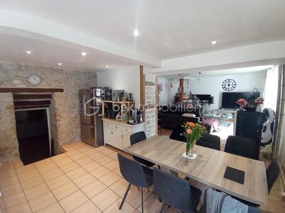 Maison - 230 m² - 6 pièces