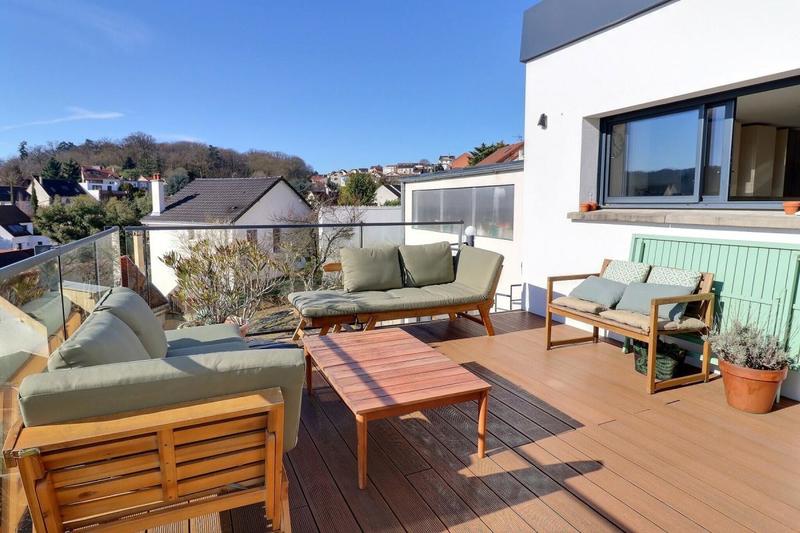 Demeure - 234 m² - 8 pièces