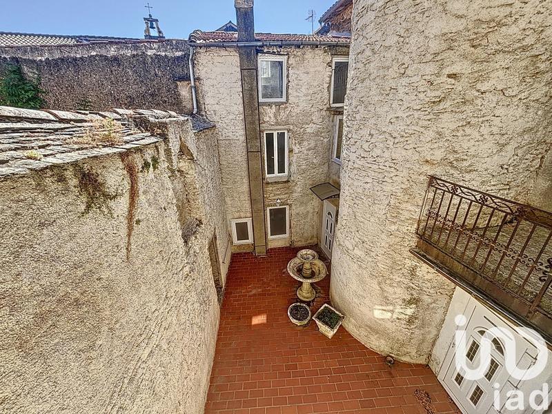 Maison de village - 775 m² - 15 pièces