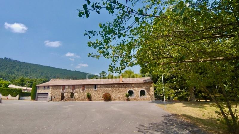 Maison - 132 m² - 11 pièces