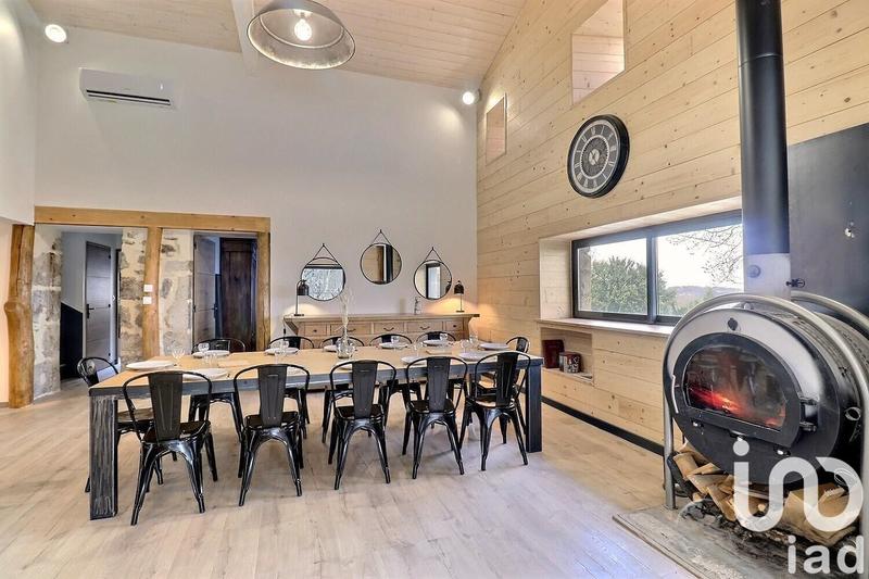 Maison - 215 m² - 6 pièces