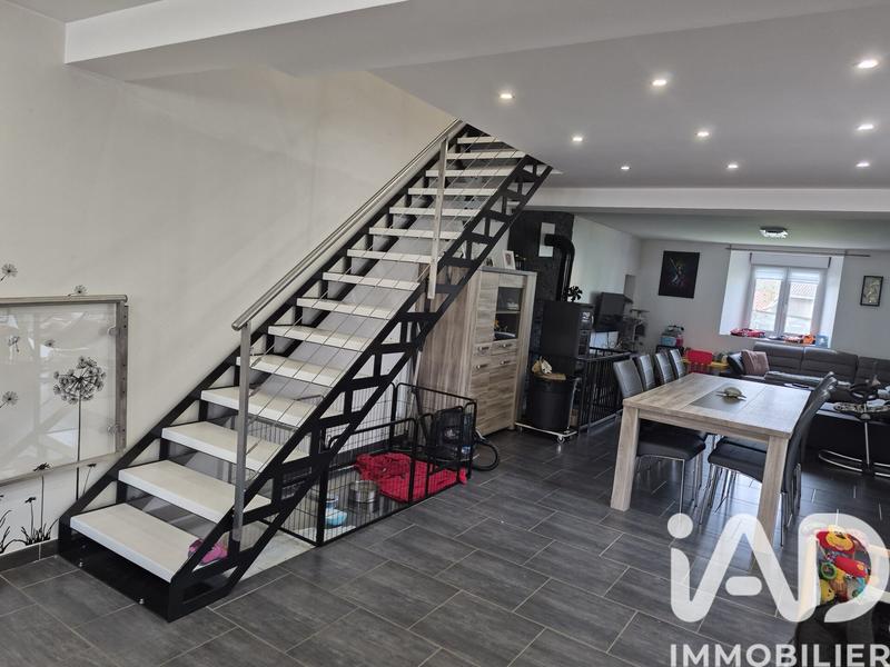 Maison - 211 m² - 6 pièces