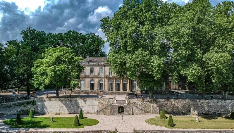 Manoir - 2 500 m² - 38 pièces