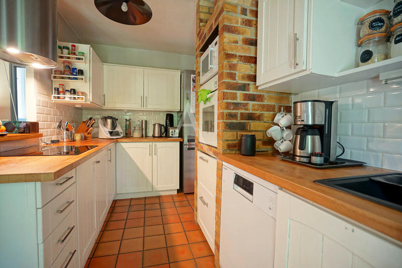 Maison - 200 m² - 6 pièces